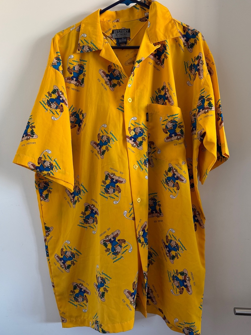 Vintage Yellow 'Iceberg History' Cartoon Graphic Tee Taz Golf XL